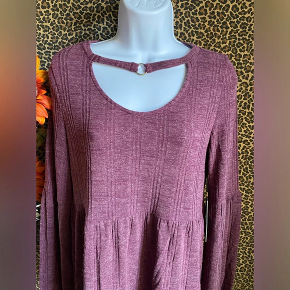 🌴3/$30🌴DOE & RAE Plum Bell Sleeve BabyDoll Top With Neck Accent NWT - Picture 5 of 11